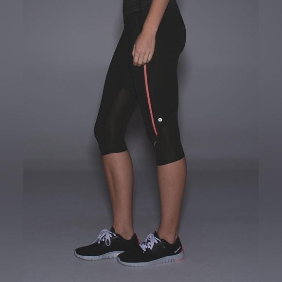 Lululemon Vent It Out Crop - Picture 4 of 9